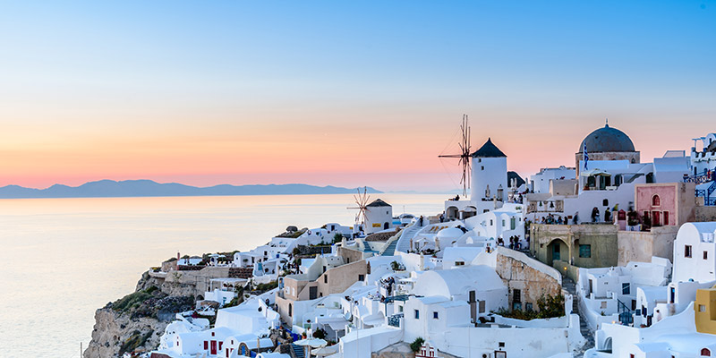 Santorini’s cliffside overlooking the ocean