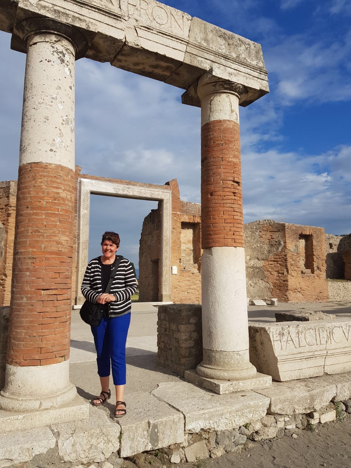 Louise's private tour of ruins in Italy