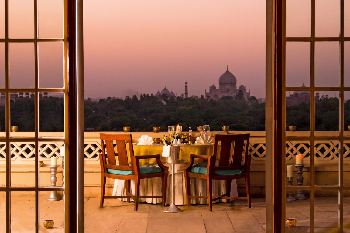 Private dining room balcony at the Oberoi Amarvilas