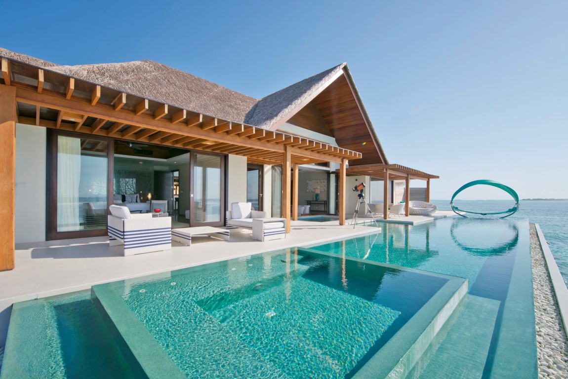 Wake up to views over the Indian Ocean
